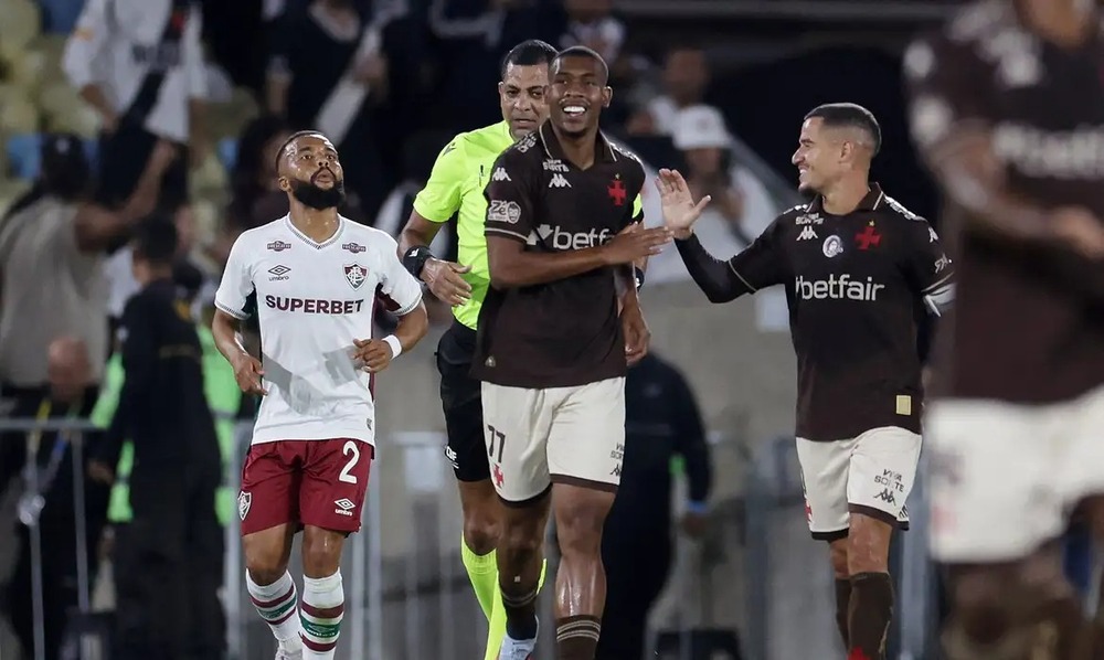 Rayan decide mais uma vez e Vasco derrota o Fluminense no Maracanã