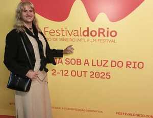 Atriz Luzimar Trottmann prestigia a 27ª edição do Festival do Rio, no Cine Odeon 
