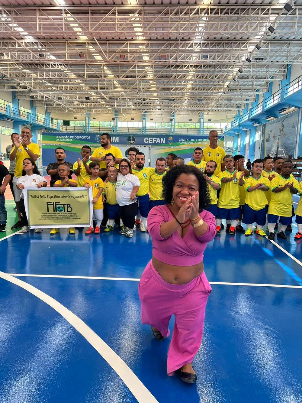 Jogo pela Inclusão reúne Seleção Brasileira de Nanismo e estudantes em Niterói