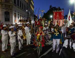 'Procissão de Todos os Santos' com a Companhia Brasileira de Mystérios e Novidades