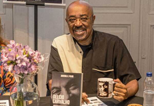 Juvenal C. Filho lança biografia que celebra legado de Delcio Carvalho