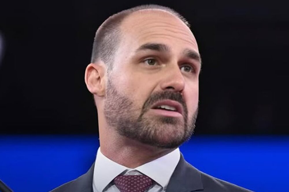 Eduardo Bolsonaro, por não alcançar o mínimo de dois terços de presença exigido pela Constituição, perderá o mandato