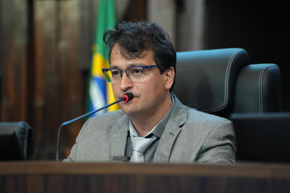 Deputado Dr. Pedro Ricardo apresenta projeto que isenta táxis, carros e motos de aplicativo de pedágio no Rio