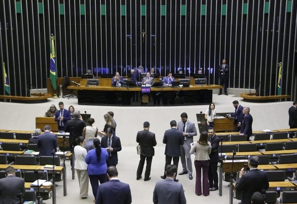 Câmara aprova medida provisória que reformula as regras do setor elétrico