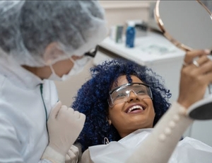 Cuidado com a saúde bucal ganha espaço nas redes sociais e inspira jovens profissionais