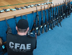 Governo do Rio apreende R$ 12,8 milhões em armas de guerra em um dia