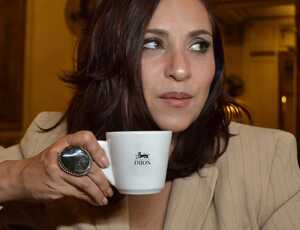 Jehane Saade apresenta o pocket show Autêntica no #TôNoRio em Ipiabas