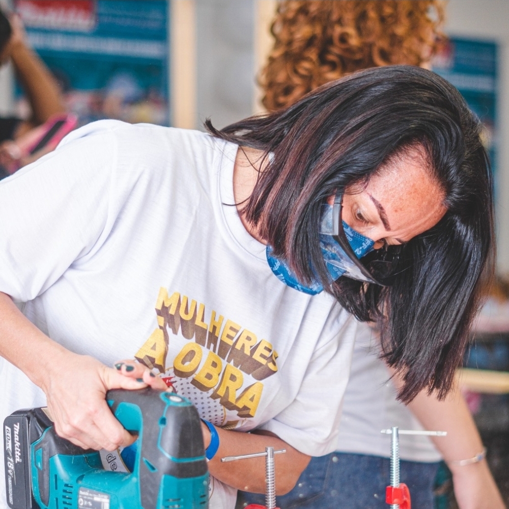 Após oficinas com Tekbond e Lorenzetti, projeto Mulheres à Obra realiza curso com a Makita no dia 8 de novembro