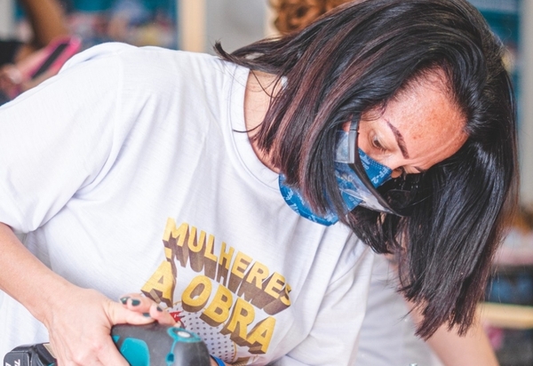 Após oficinas com Tekbond e Lorenzetti, projeto Mulheres à Obra realiza curso com a Makita no dia 8 de novembro
