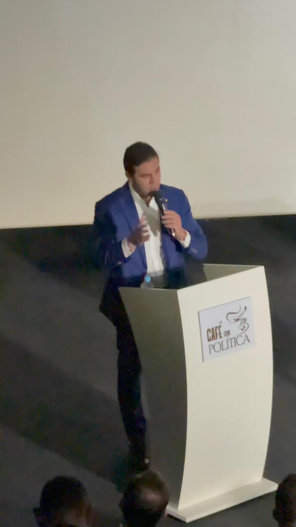 'Falta gestão técnica': conferência na Barra da Tijuca critica o gasto público excessivo e a desordem nas contas públicas