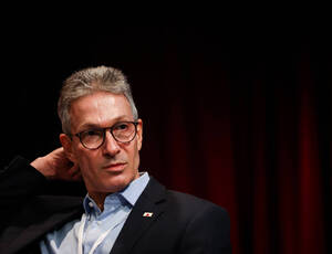 Zema é acusado de atropelar a Constituição para vender a água de Minas Gerais, afirma Rogério Correia