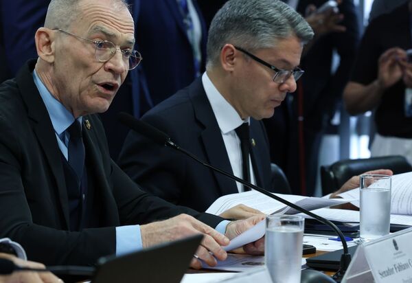 CPI do Crime Organizado deve também investigar políticos e autoridades que possam estar envolvidas no crime
