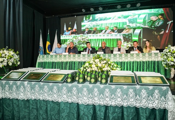 Solenidade da Câmara em Homenagem aos Profissionais da Enfermagem é marcada por emoção e reconhecimento em Araruama