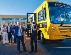 Lula sanciona transporte e alimentação para quem estuda em escolas federais e mora no campo
