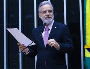 Líder da bancada ruralista quer incluir ações do MST no PL Antifacção