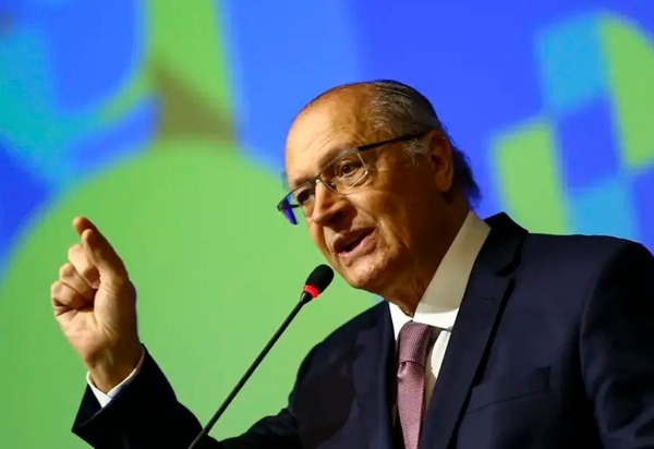 Alckmin elogia redução de 10% em tarifas, mas diz que imposto sobre o café ainda está alto