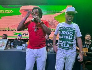 Andrezinho do Molejo comemora 54 anos ao lado de amigos famosos e ganha noite de samba inesquecível