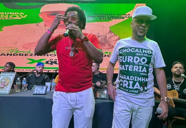 Andrezinho do Molejo comemora 54 anos ao lado de amigos famosos e ganha noite de samba inesquecível