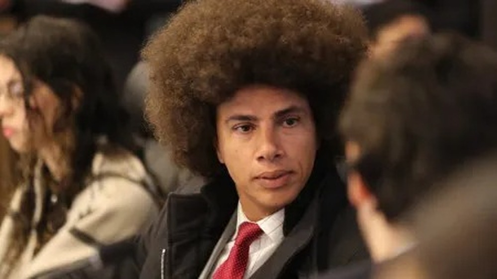 Deputado Renato Freitas é agredido e revida socos em homem em Curitiba