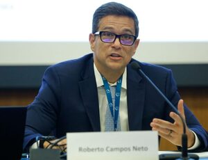 Roberto Campos Neto deveria ser investigado: recebeu do FGC 38 comunicados pedindo esclarecimentos sobre o Master e não agiu