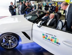 Lula celebra retirada de tarifas pelos EUA e diz que sinaliza respeito