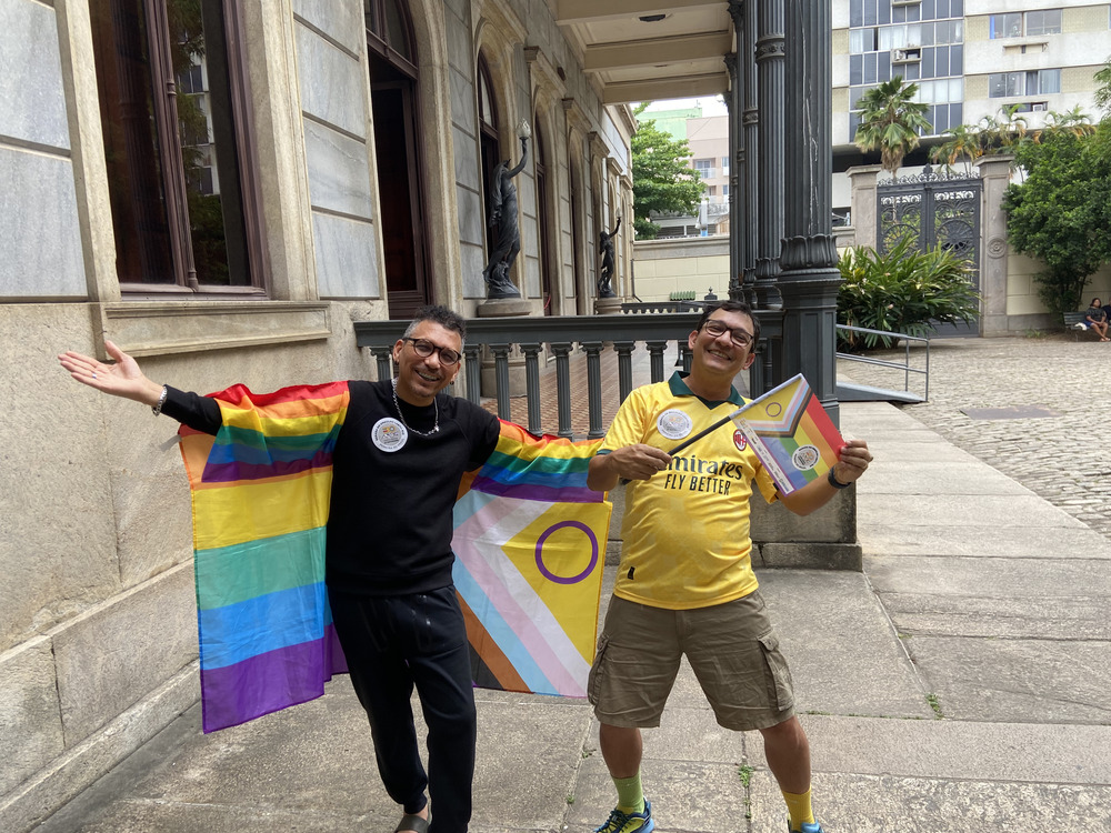 Parada LGBTQIAP+ do Rio celebra 30 anos com festa histórica em Copacabana