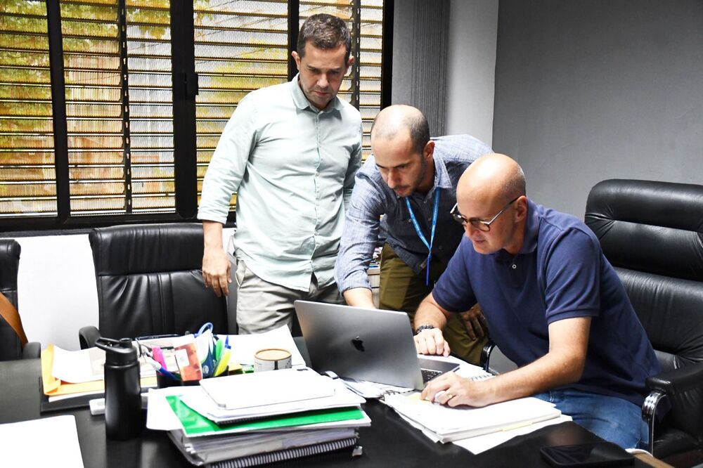 Prefeito Tande Vieira assina decreto que reforça ecossistema de inovação em Resende