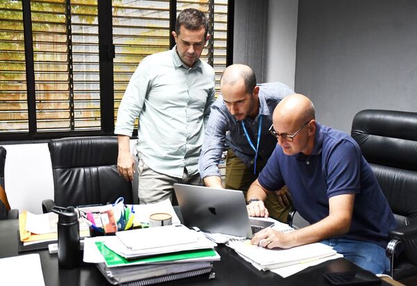 Prefeito Tande Vieira assina decreto que reforça ecossistema de inovação em Resende