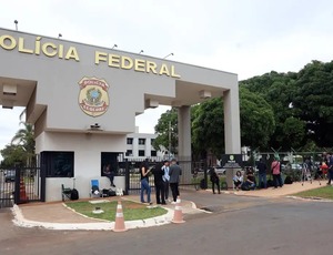 Remédios são levados para Bolsonaro, preso preventivamente em Brasília