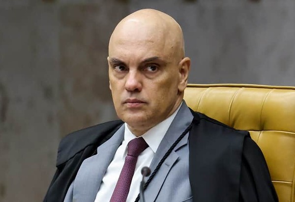 Moraes Determina Atendimento Médico Integral para Bolsonaro Durante Prisão Preventiva