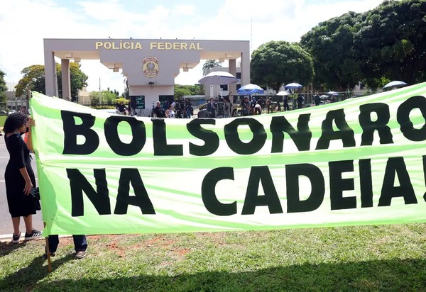 Bolsonaro ficará em cela da PF com 12 m², frigobar e banheiro privado