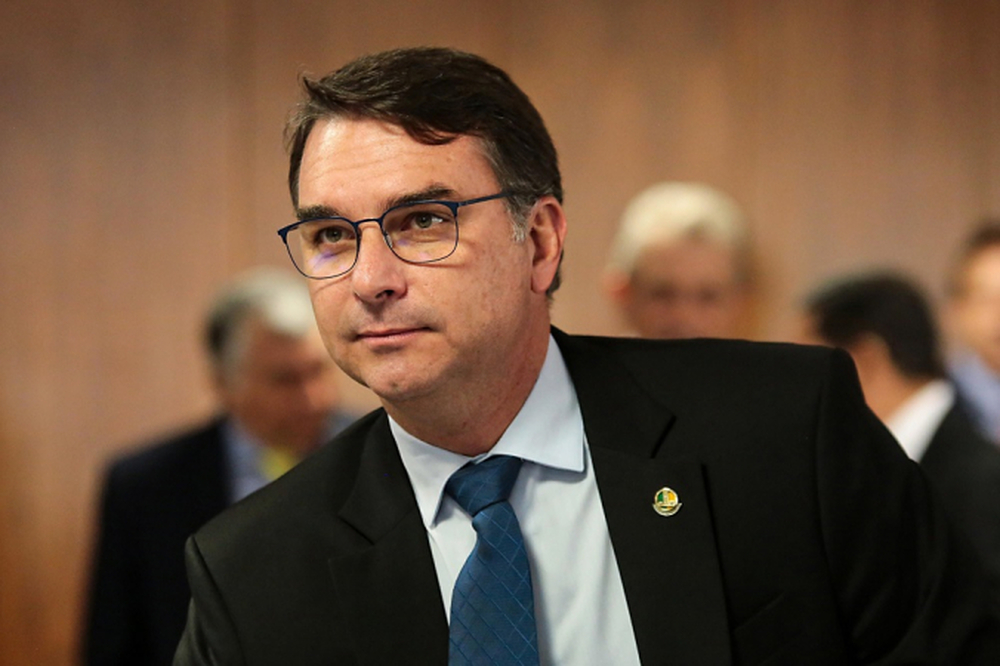 Flávio Bolsonaro Será Investigado Por Incitação ao Crime e Obstrução de Justiça a Pedido do PSOL