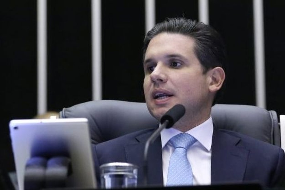 Motta rompe com líder do PT Lindbergh e agrava desgaste na relação do governo Lula com o Congresso