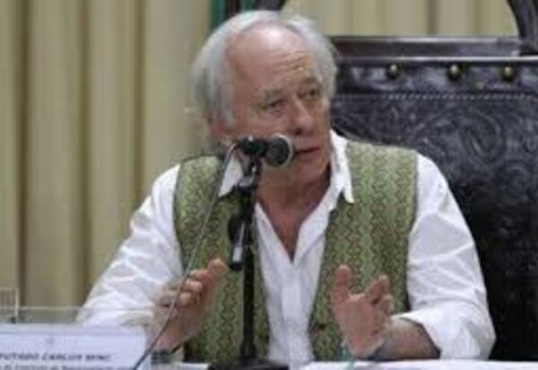 Alerj aprova projeto do deputado Carlos Minc que proíbe venda e doação de animais em eventos sem finalidade específica no RJ