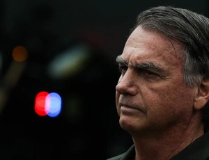 PL suspende atividades partidárias e salário de Bolsonaro