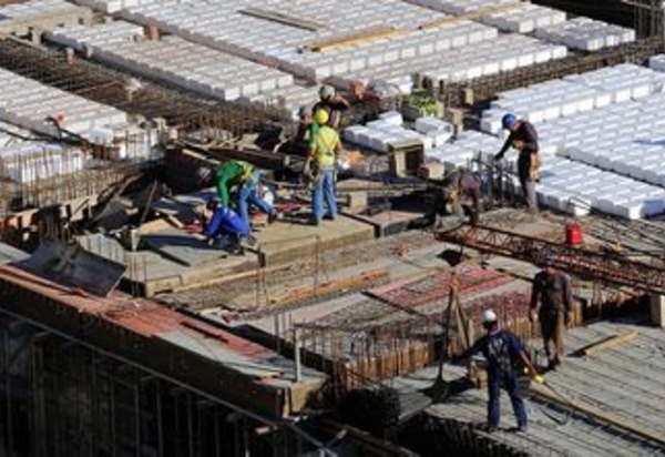 IBGE: desemprego recua para 5,4%, menor taxa da série histórica iniciada em 2012