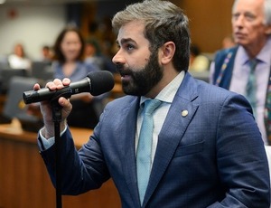  ALERJ aprova projeto de autoria do deputado Vinicius Cozzolino e desfiles de Carnaval das escolas de samba, na Marquês de Sapucaí, vai ser Patrimônio Imaterial Histórico, Cultural