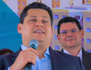 Alcolumbre e o irmão envolvidos em conflito de interesses em licitação de publicidade no Amapá