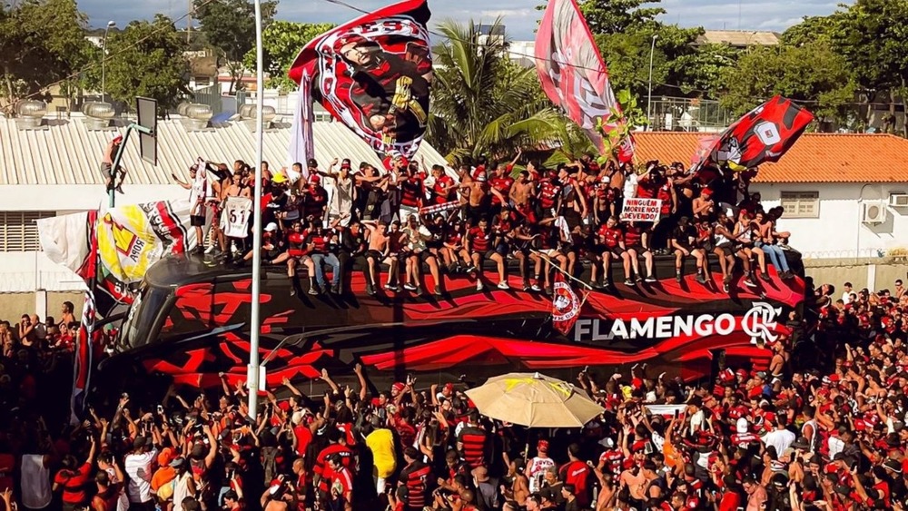 Festa da torcida do Flamengo tem mortes e tumultos