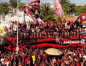 Festa da torcida do Flamengo tem mortes e tumultos