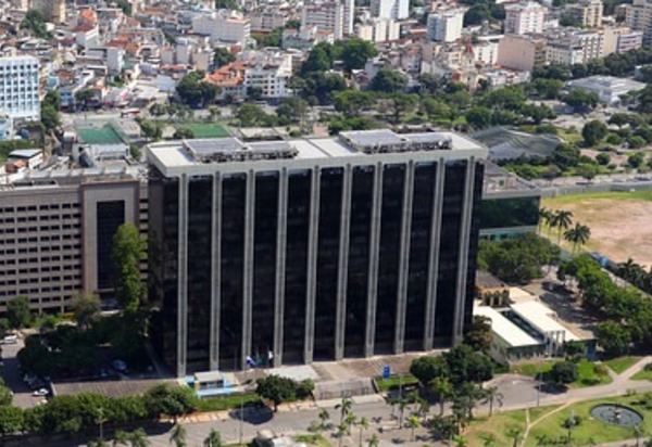Prefeitura do Rio abre processo seletivo com 30 vagas temporárias para nível médio; salário é de R$ 3,4 mil