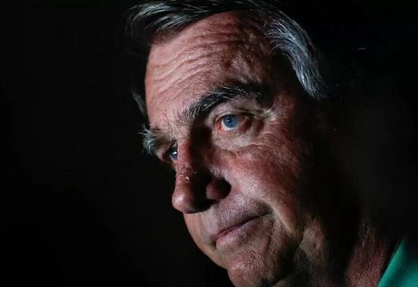 Crise no bolsonarismo expõe desgaste e isolamento político