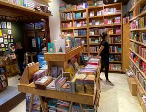 Livraria Mantiqueira inaugura nova loja em São José dos Campos e promove festival com Milton Hatoum, Daniel Munduruku e Jéssica Balbino