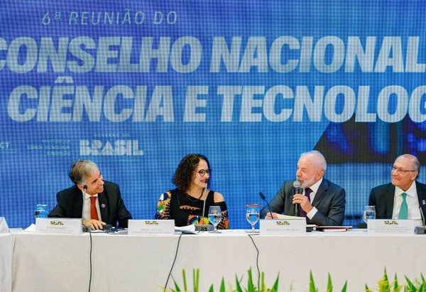 'Investimento em pesquisa retorna para o povo', diz Lula na 6ª reunião do Conselho Nacional de Ciência e Tecnologia