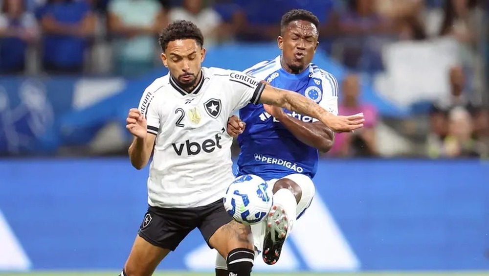 Botafogo empata em 2 x 2 com o Cruzeiro e continua sonhando com a Copa Libertadores