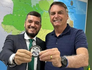 ESQUERDA VASELINA: Prisão de Bacellar expõe silêncio da esquerda na Alerj