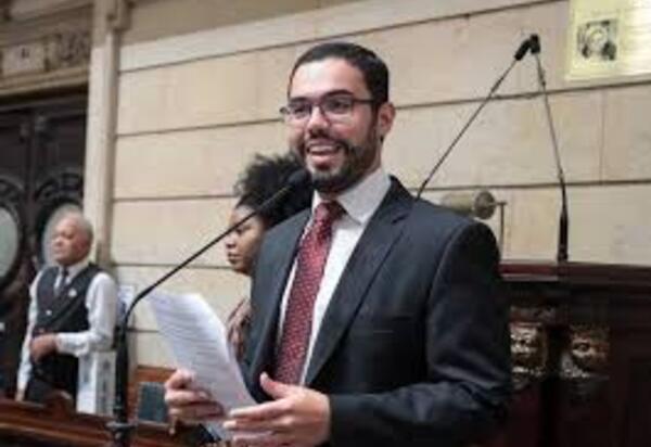 Vereador Pedro Duarte anuncia saída do partido Novo, partido perde sua única cadeira na Câmara do Rio de Janeiro