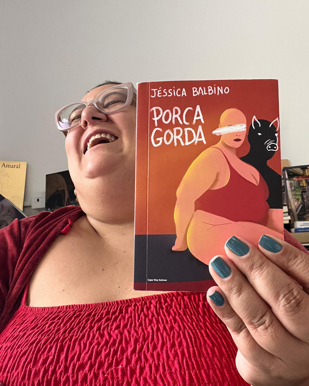 Em tempos de magreza extrema, o livro 'Porca Gorda', que discute gordofobia é eleito um dos melhores do ano