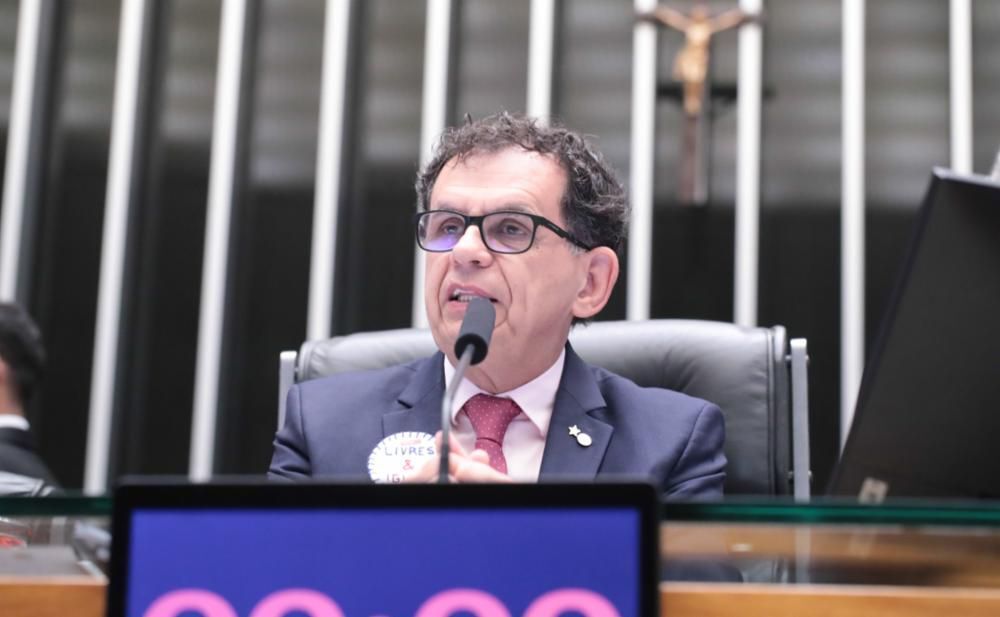 Reimont entrega relatório sobre chacina e responsabiliza Governo do RJ por mortes de civis e policiais 