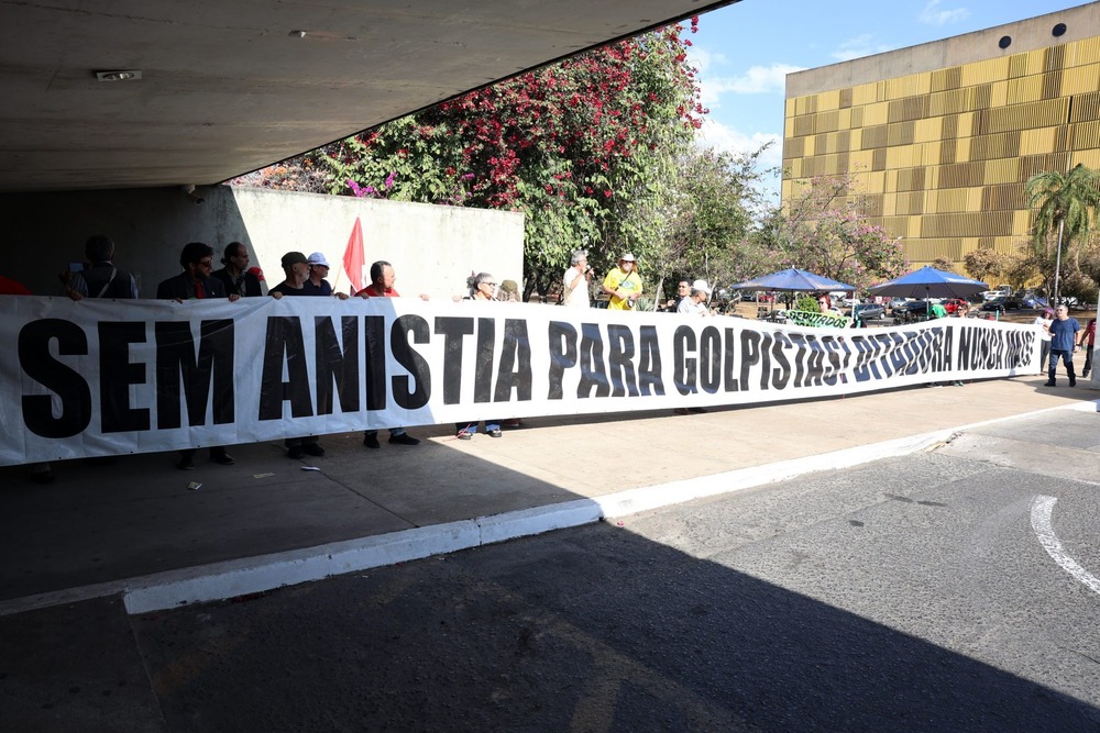 Projeto de anistia pretende acobertar criminosos que lesam a pátria, defendem juristas